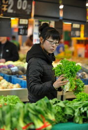 食用農(nóng)產(chǎn)品批發(fā)價(jià)格連續(xù)六周下降，市場(chǎng)供應(yīng)充足促消費(fèi)回暖